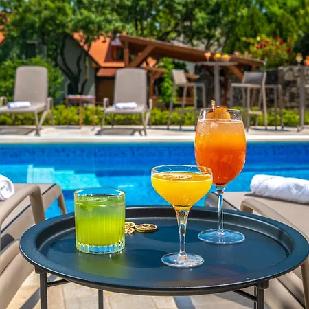 Mandilla 4* Köveskál